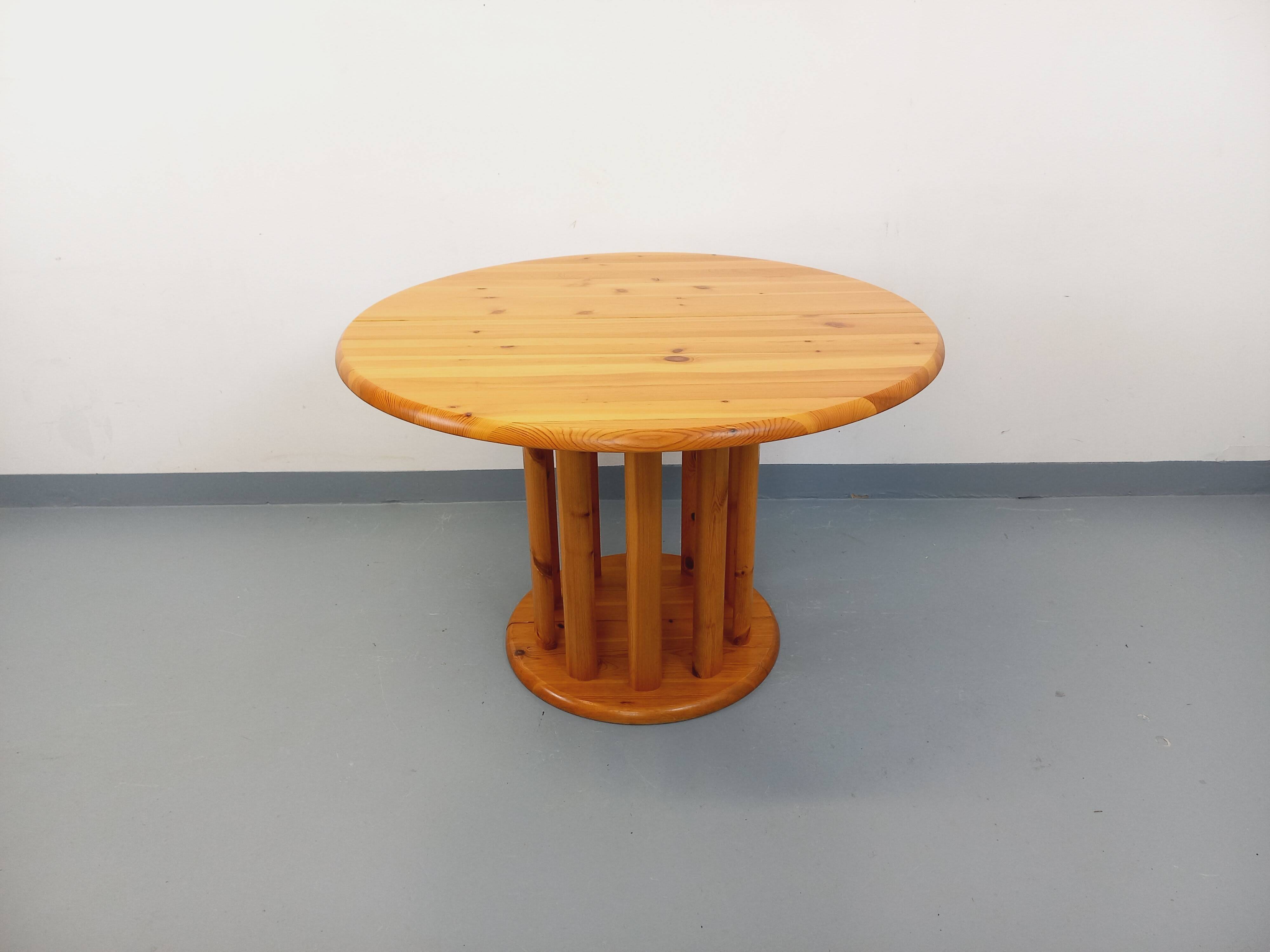 Vintage Scandinavian round dining table Rainer Daumiller in pine.