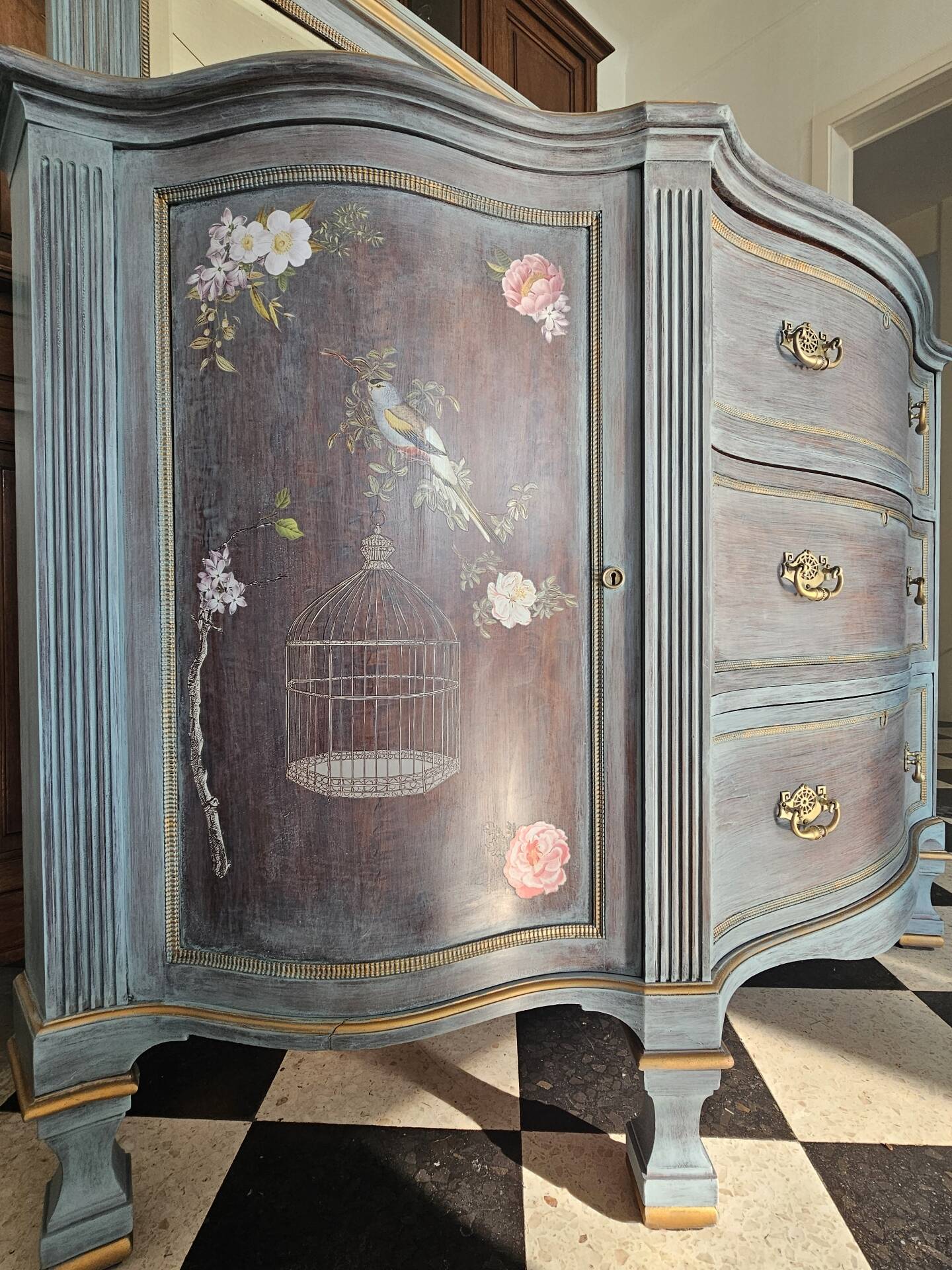 Antique English wooden commode with mirror.