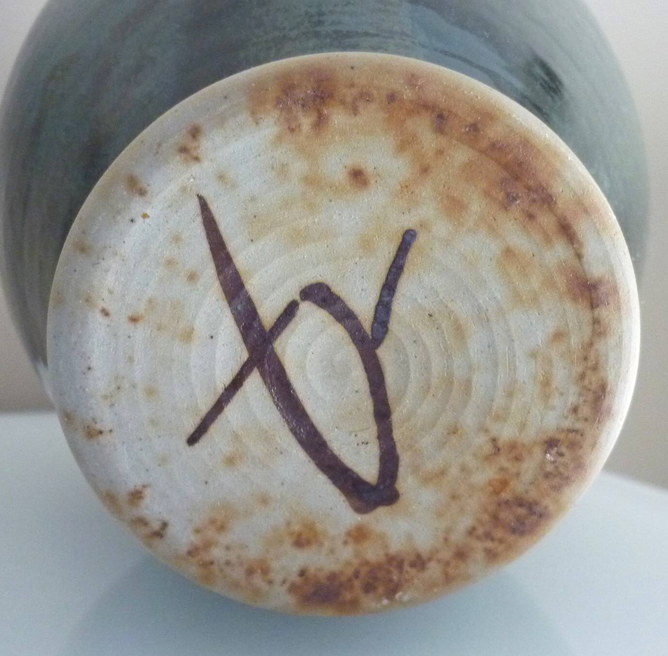 Vintage vase in glazed ceramic, hand-thrown, signature to identify
