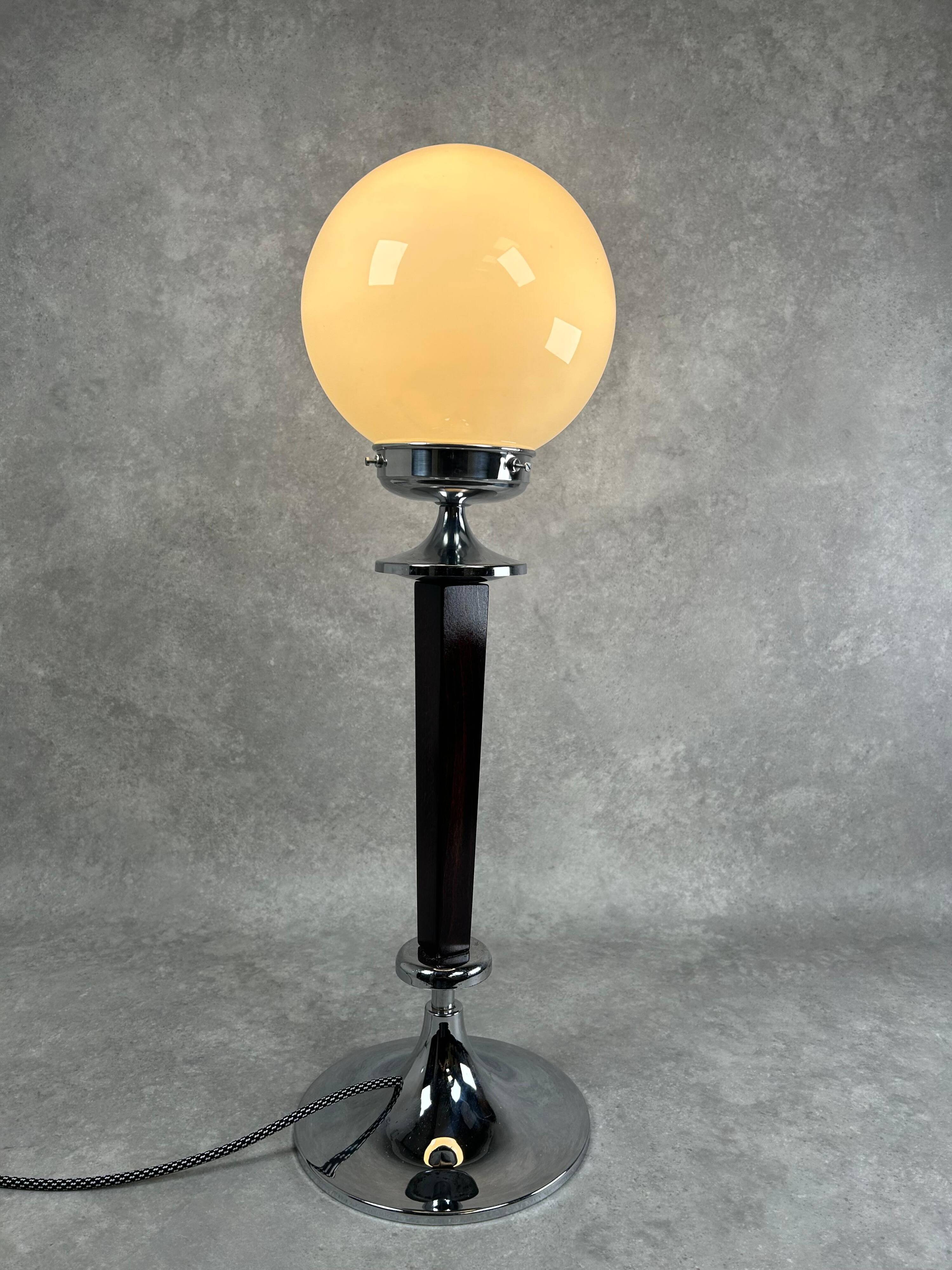 Lampe de table art déco