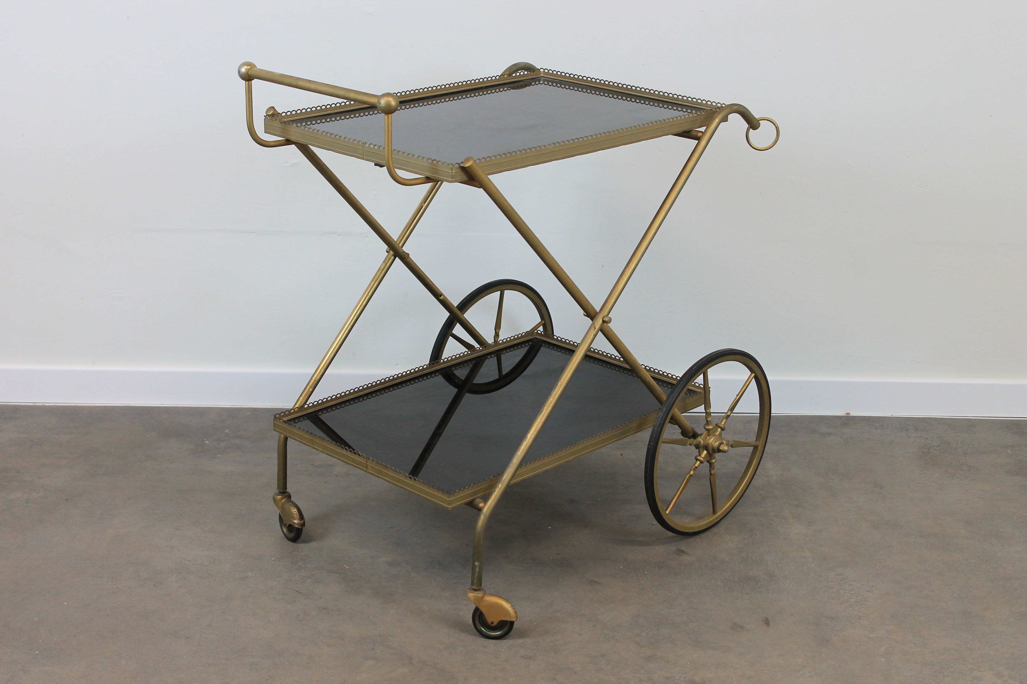 Rolling bar service trolley