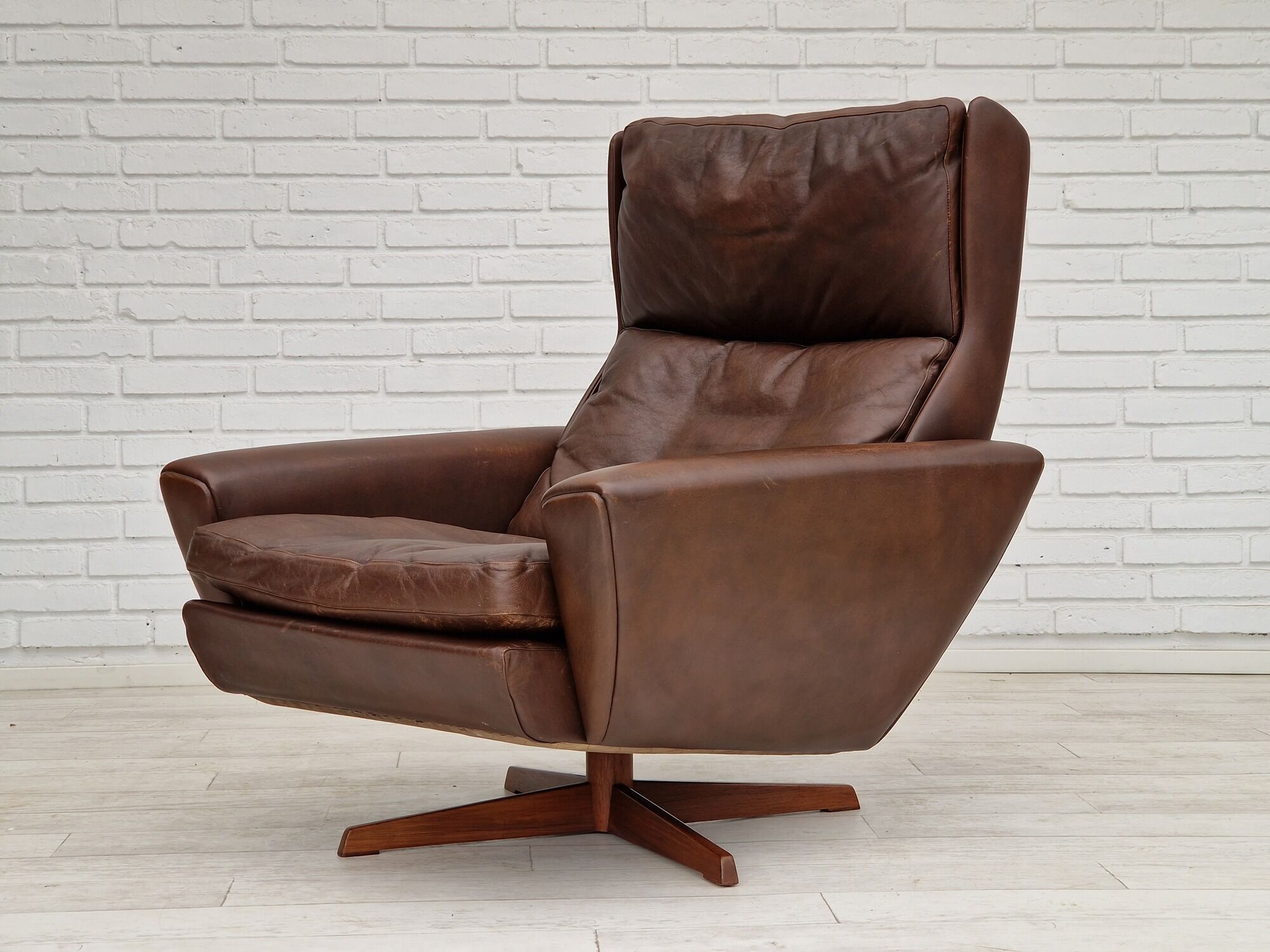 1970s, Danish design by Georg Thams for Vejen Møbelfabrik, swivel wingback relax chair.