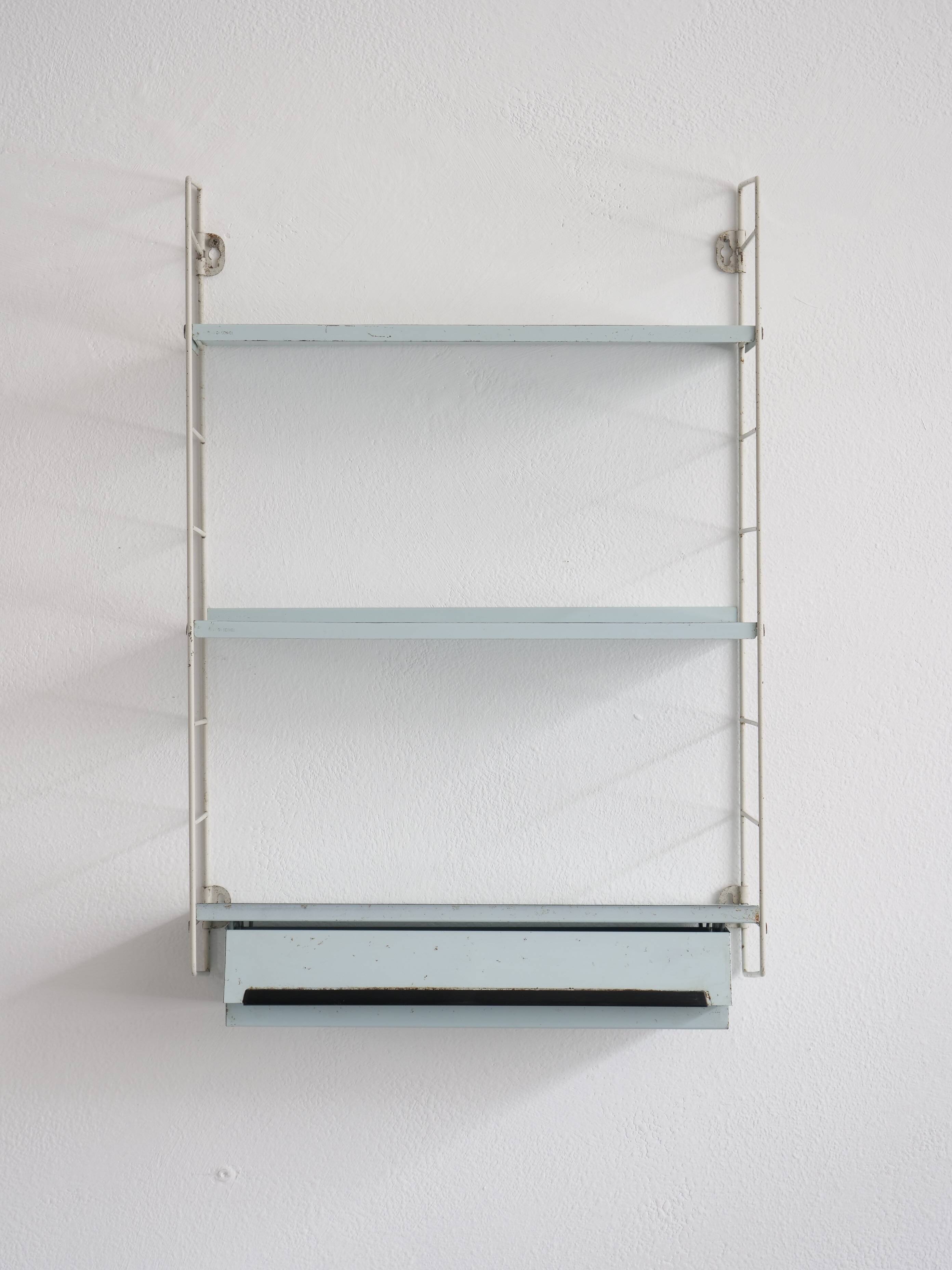 Compact tomado shelf with drawer