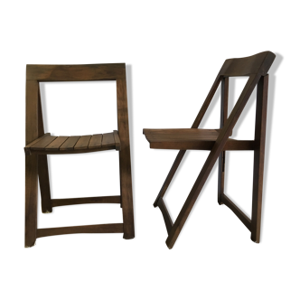 Duo of folding chairs 60s