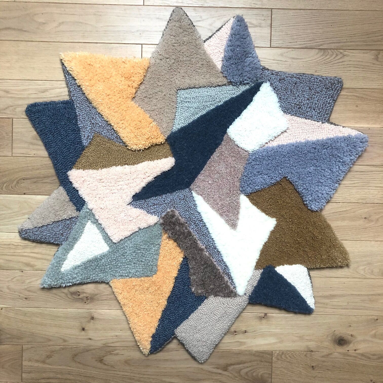 Wall tapestry (unique piece) by the artist Jules Vissers