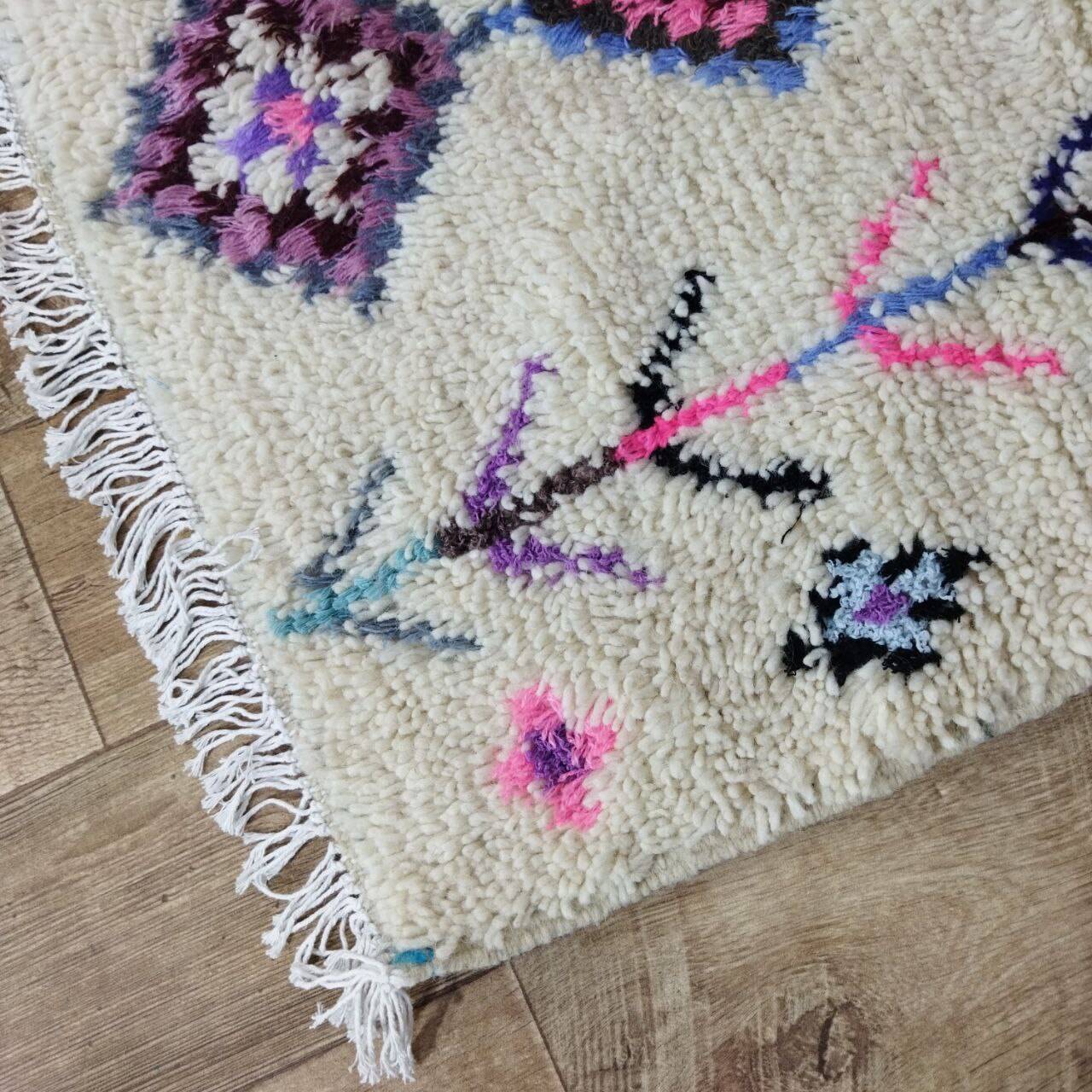 Handmade moroccan berber rug 217 x 117 cm