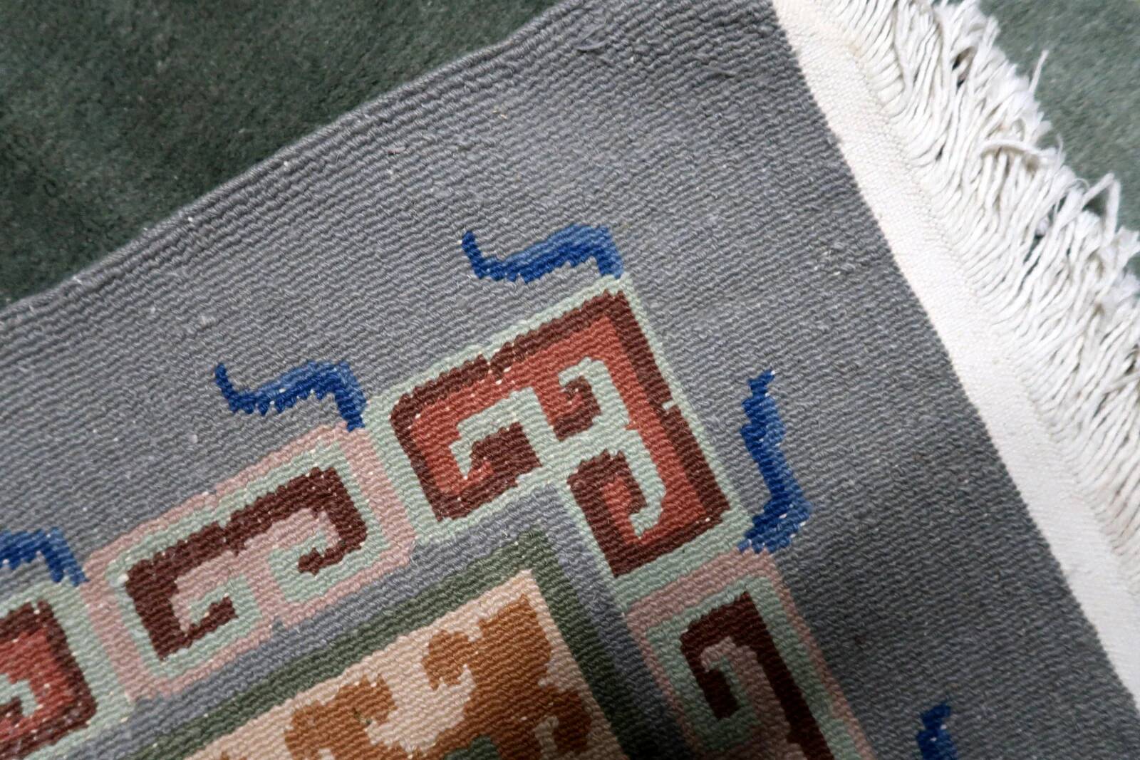 Tapis fait main Art Déco tibétain vintage 113 cm x 194 cm années 1960