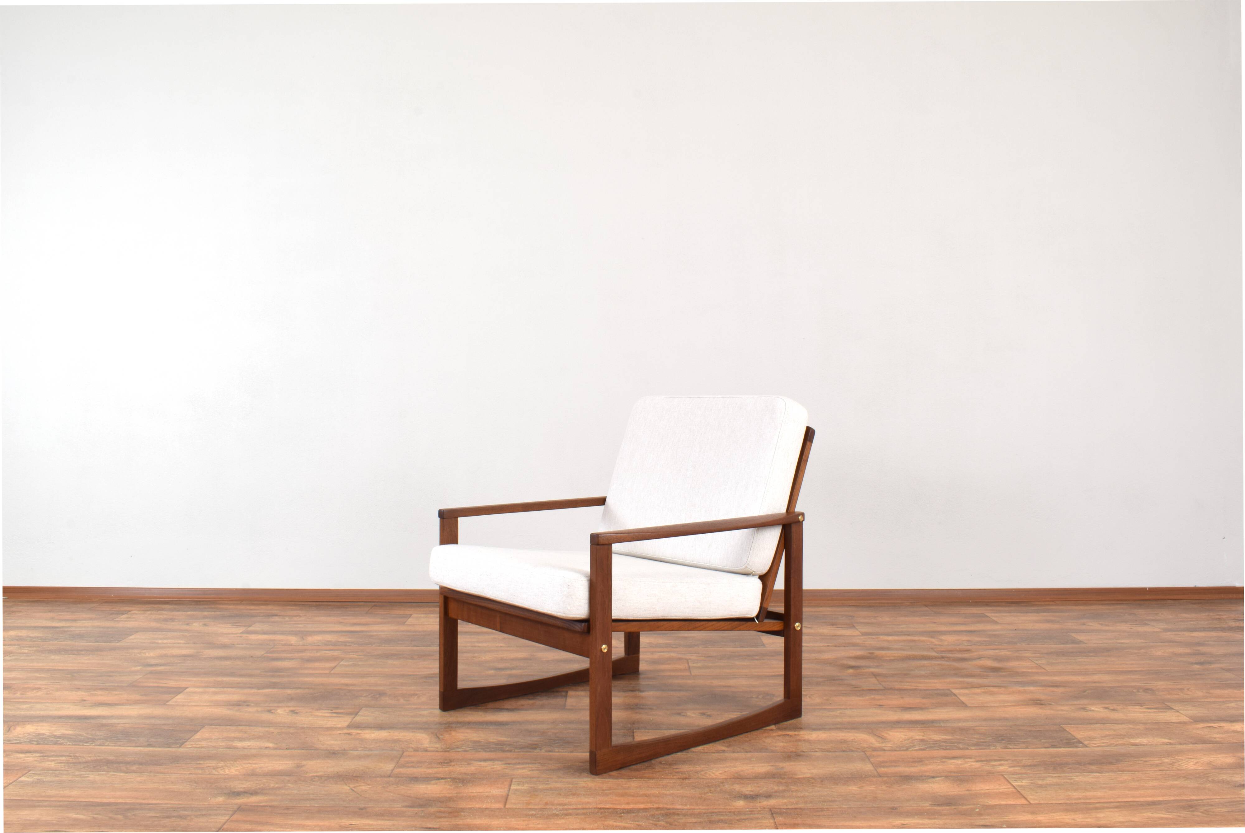 Lounge chair by Juul Kristensen and danich teak lounge chair, set of 2