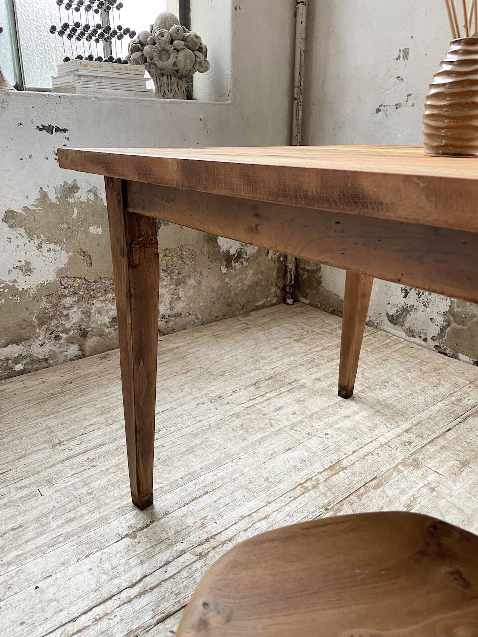 Farmhouse table with spindle legs 2m