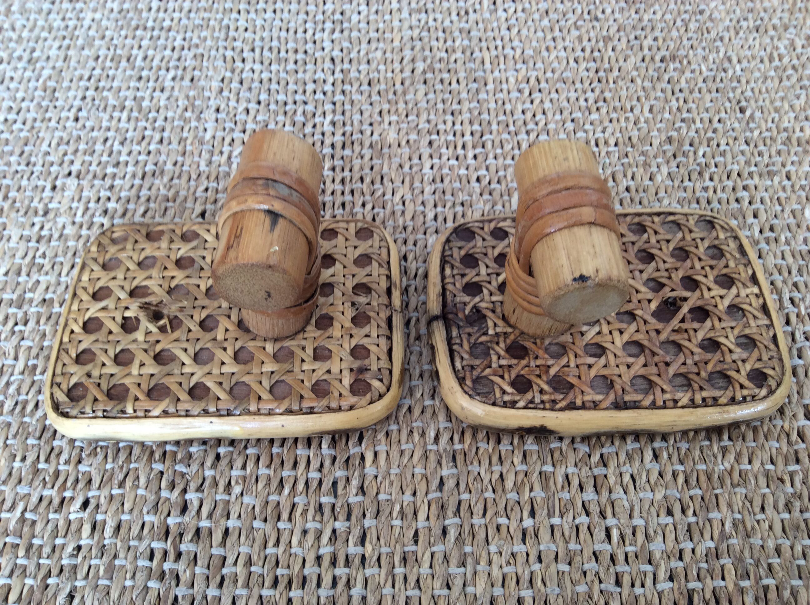 2 patères en rotin