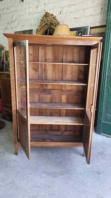 Display cabinet louis xvi style 2 doors in walnut