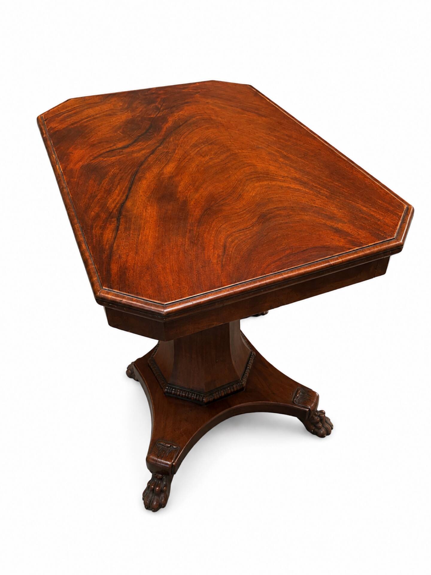 Table en Acajou avec moulure