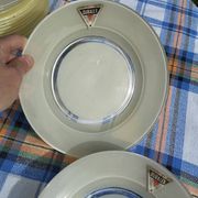 Service d’assiettes Duralex neuf 14 pièces avec étiquettes
