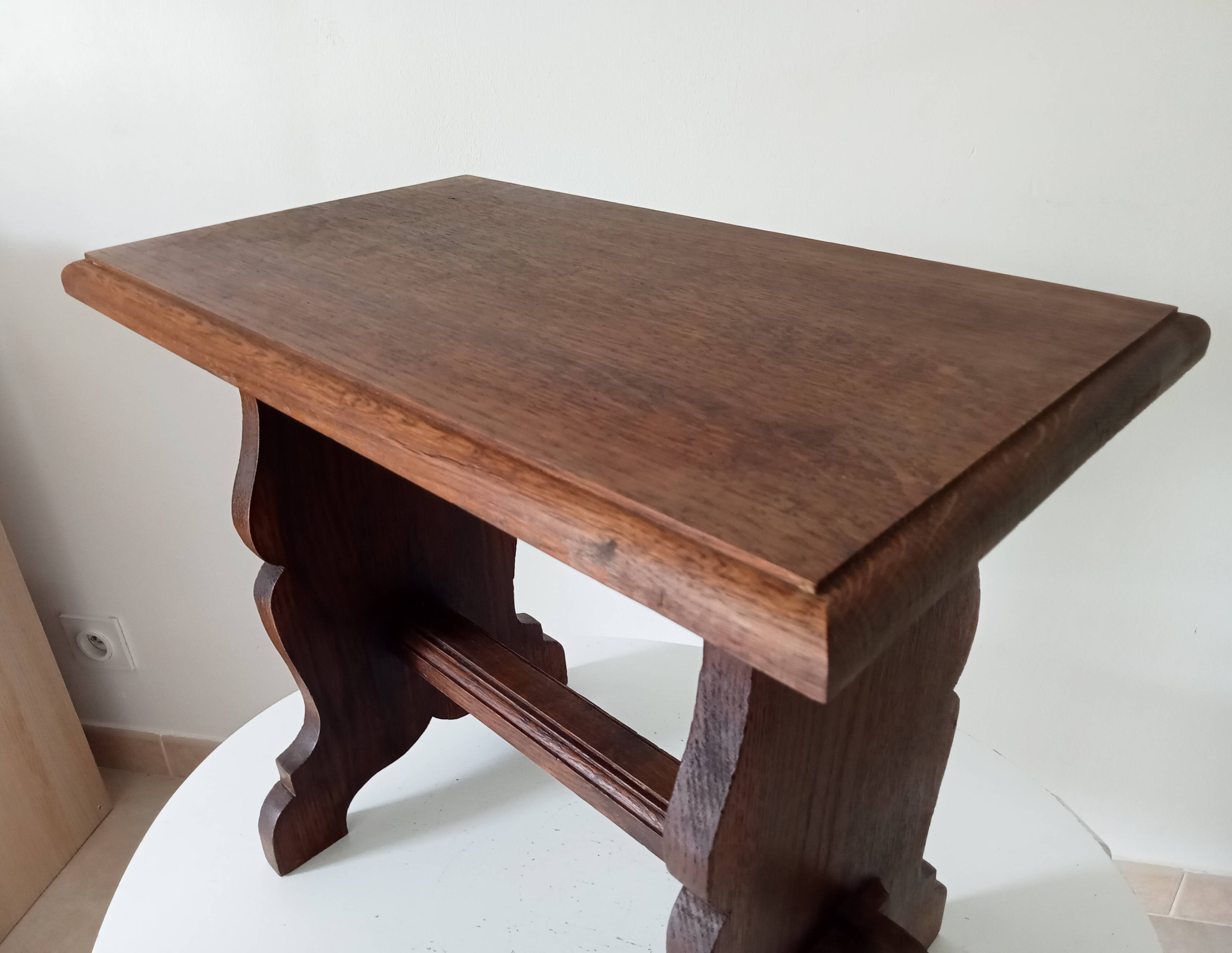 Vintage side table in solid oak, brutalist/rustic.
