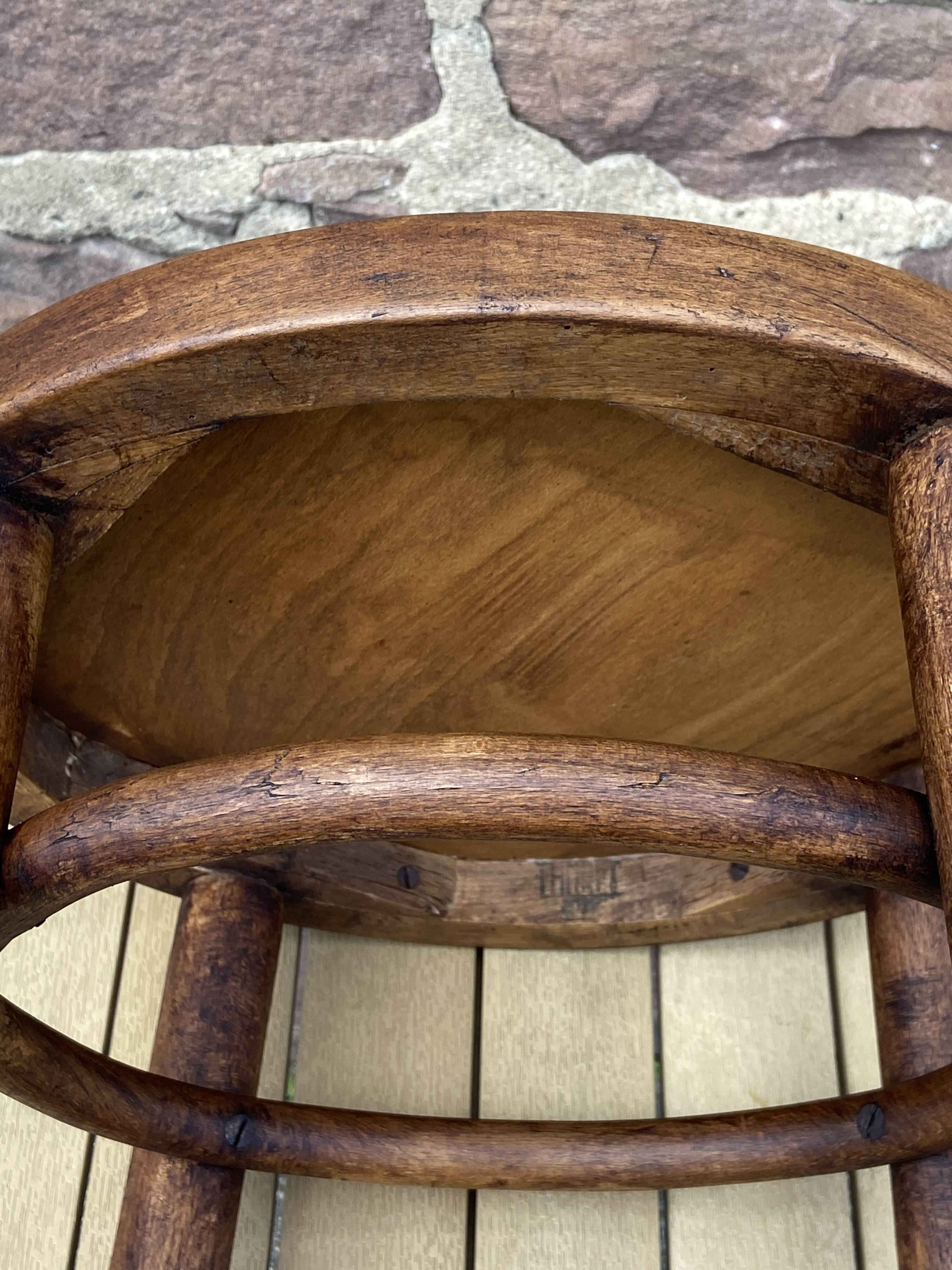 Viennese Thonet piano stool curved wood 1900 bentwood stool Thonet hocker Bugholzhocker