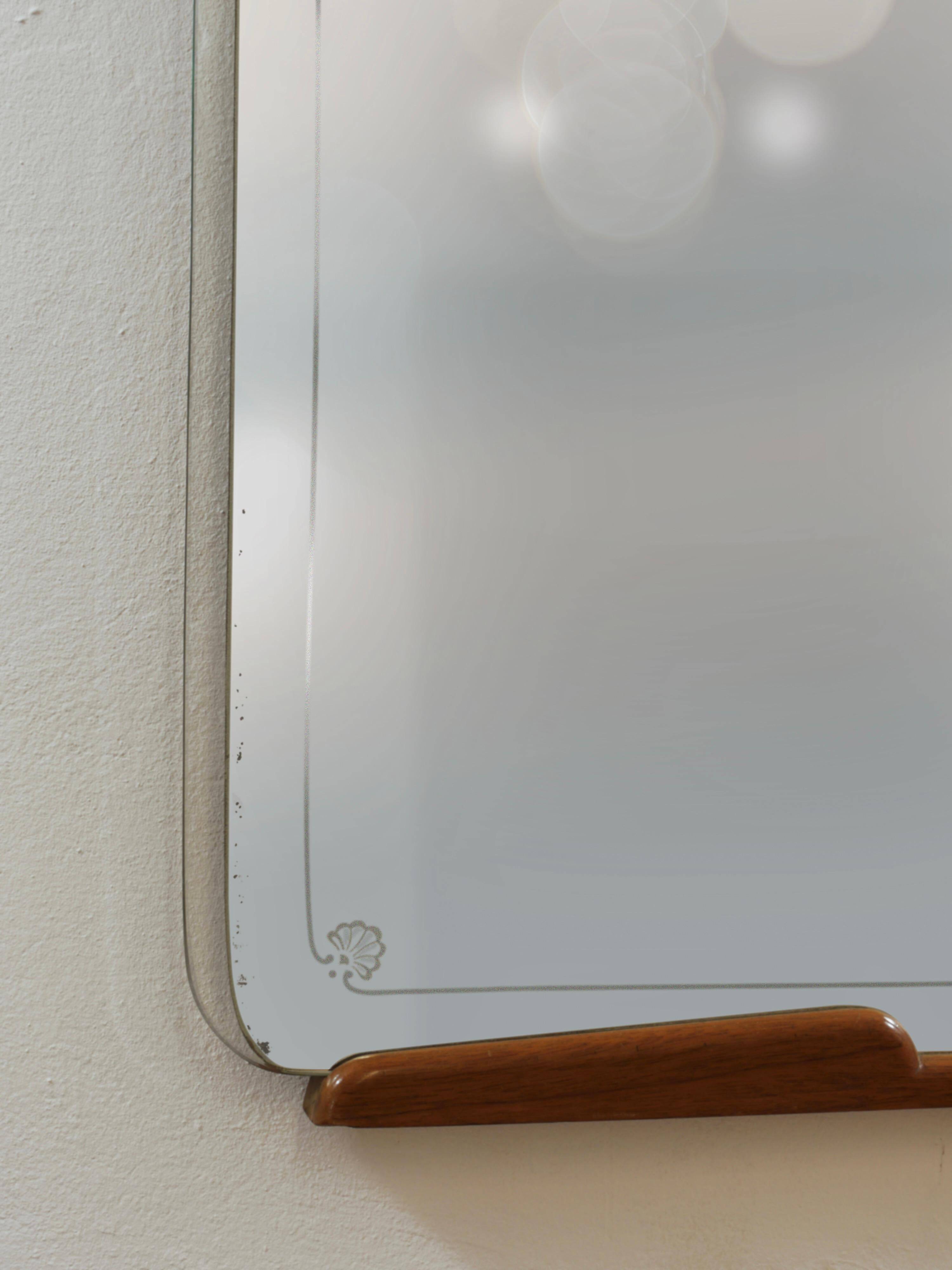 Large Wall Mirror Paolo Buffa Cherry and Brass, Italy, mid-century, circa 1940