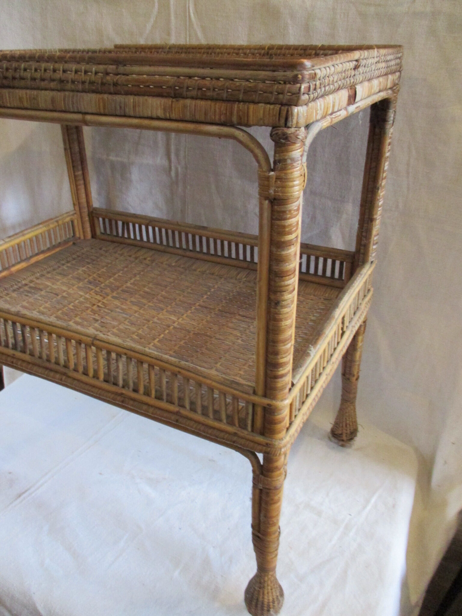 Table wicker years 20