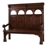 Banc à dossier haut en chêne sculpté de style gothique, France XVIIIe siècle