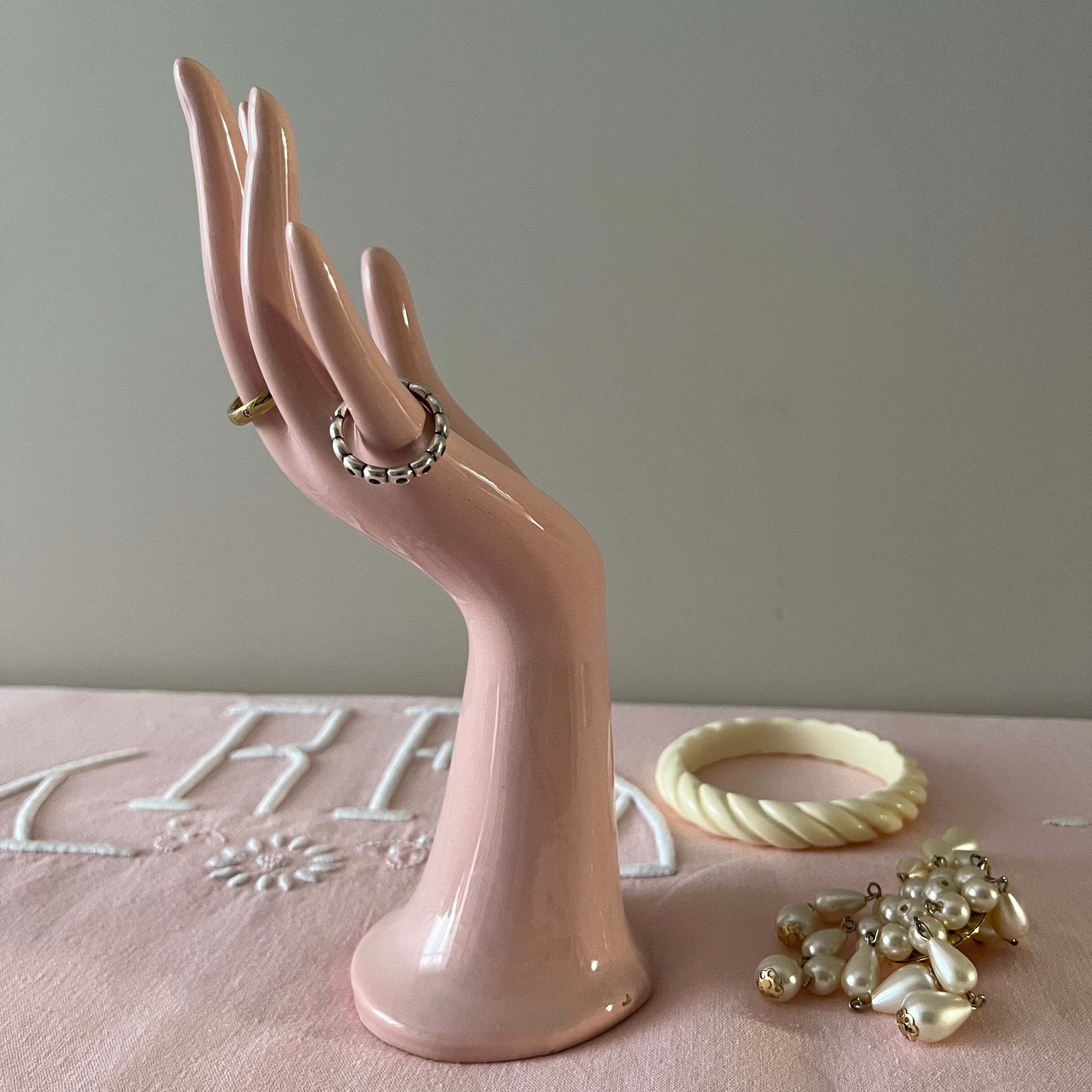 Hand jewelry holder