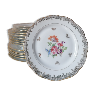 18 assiettes en porcelaine pour 6 personnes