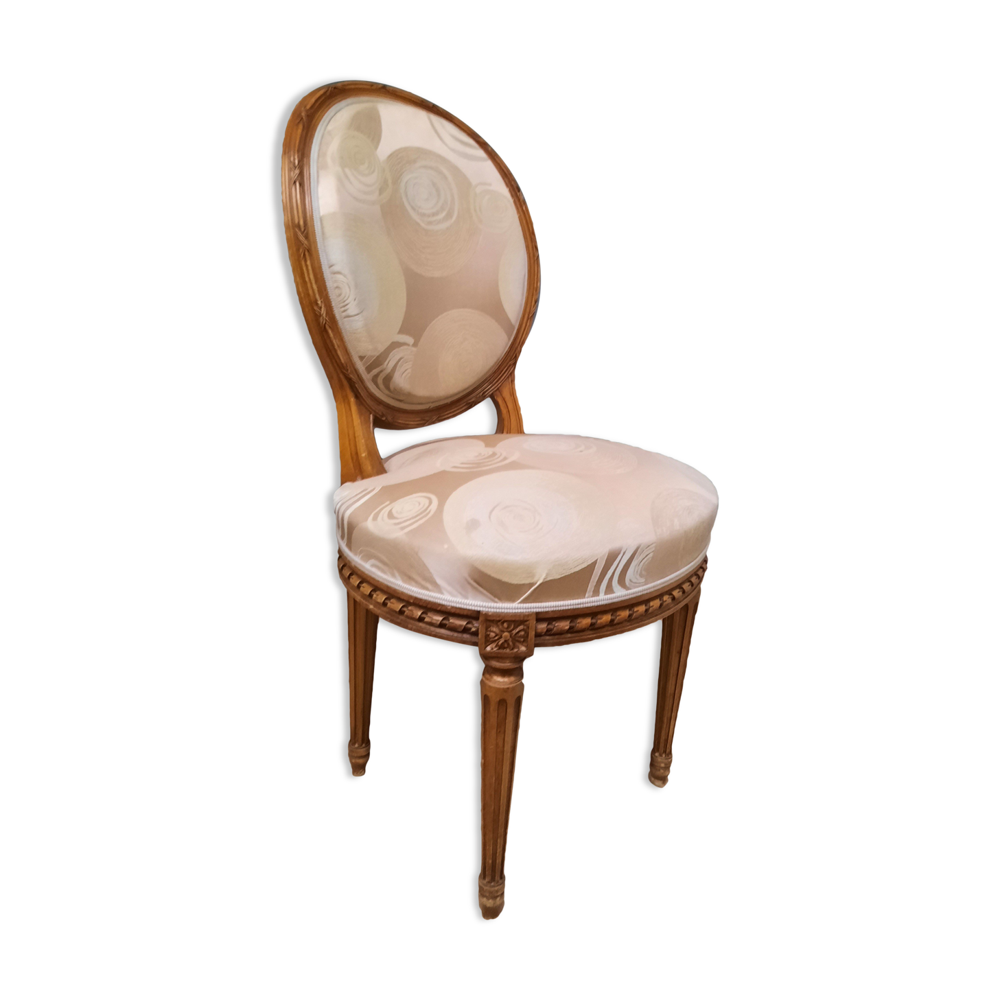 Chaise de style Louis XVI