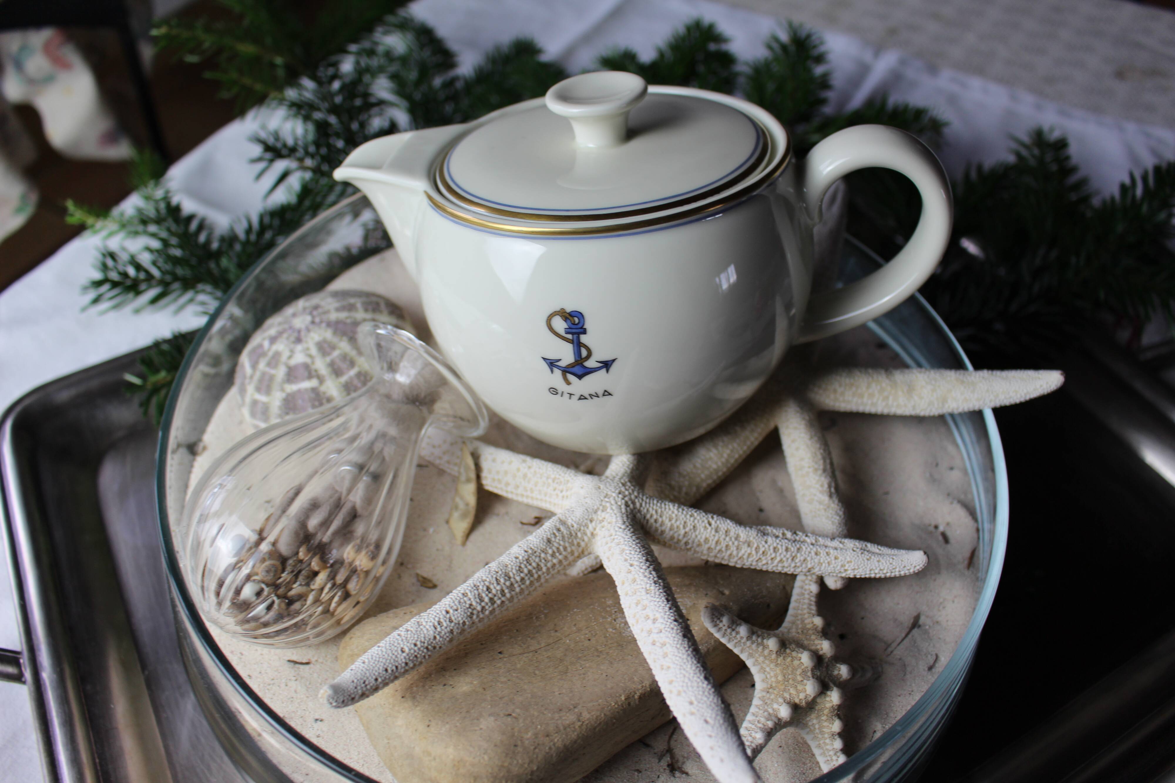 Porcelain teapot "gitana"