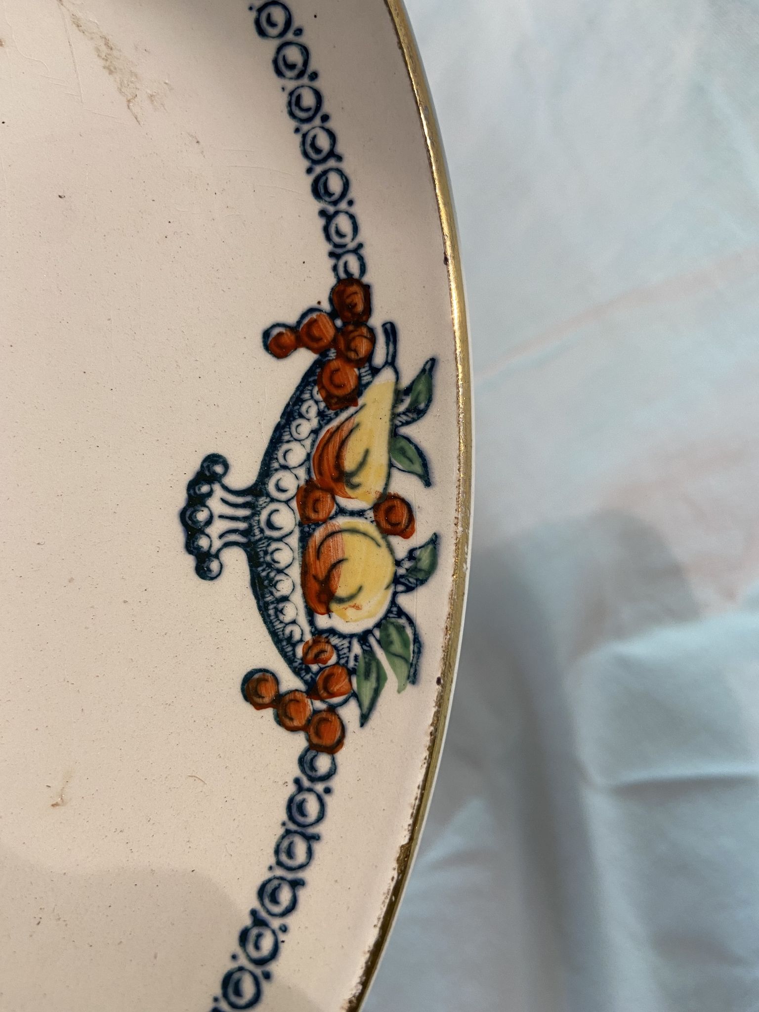 Standing fruit cup of St Amand