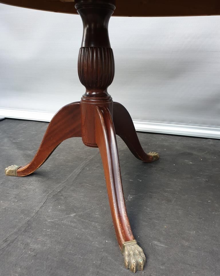 English regency oval table from 6 to 12 guests