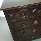 Particularly cool English chest of drawers. Dated (Charles 2 era). Made of solid oak with beautiful patina.