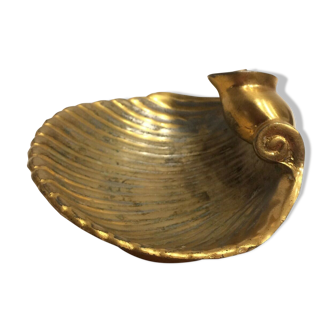 Empty gilded bronze pocket in the shape of a shell