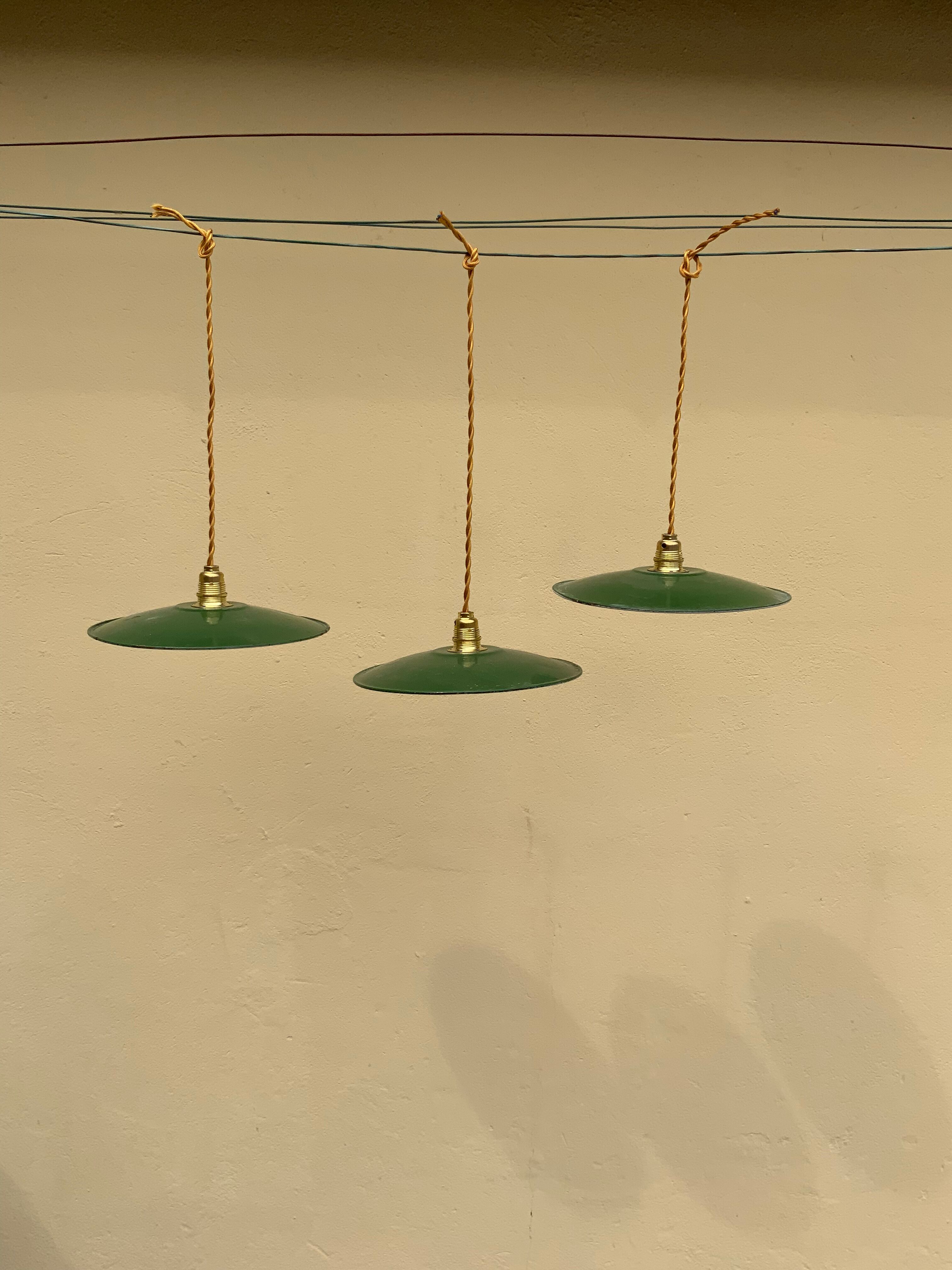 Trio suspension sheet enamelled vintage green and white gold threads brass socket