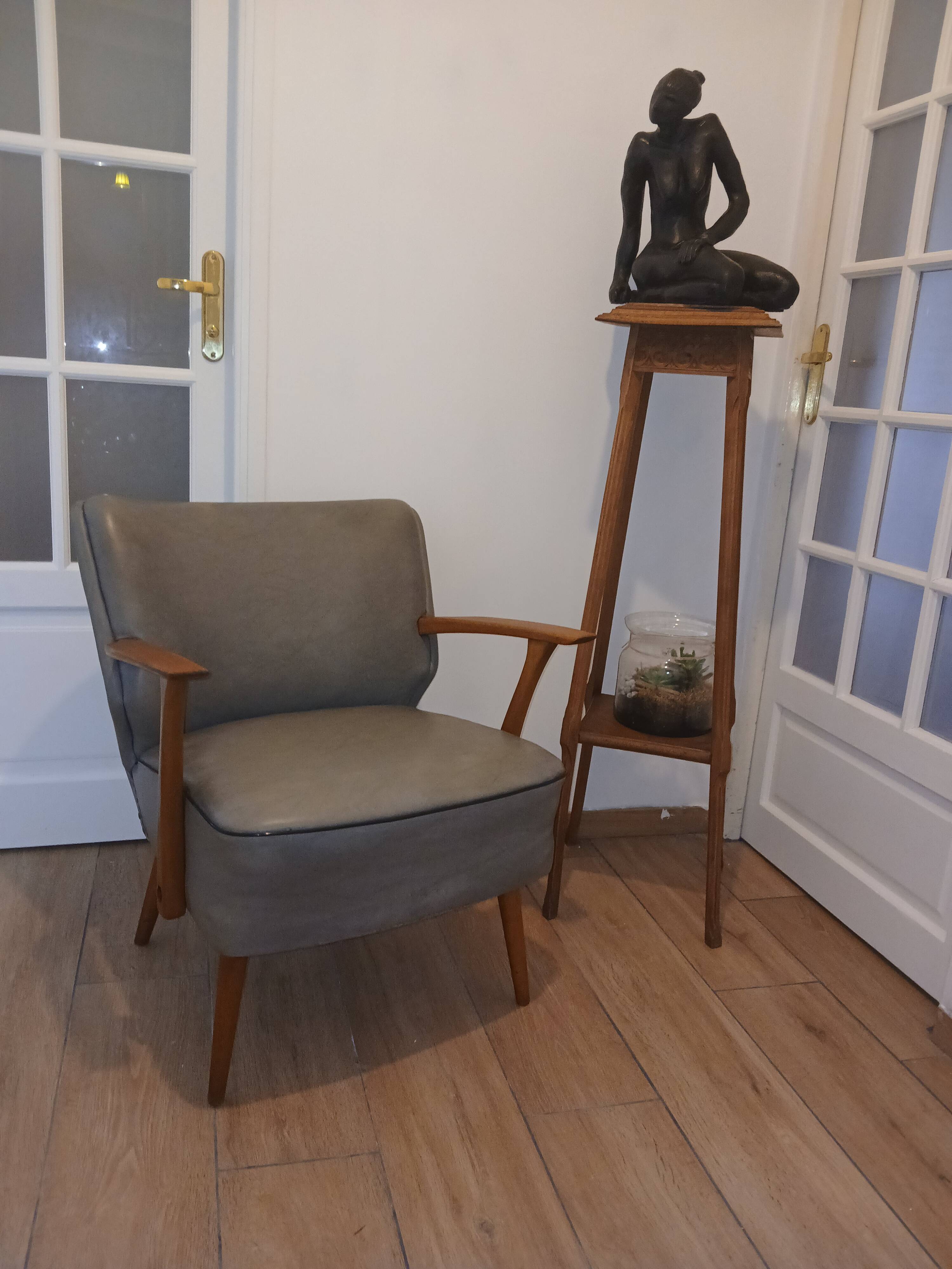 Mid-century cocktail chair