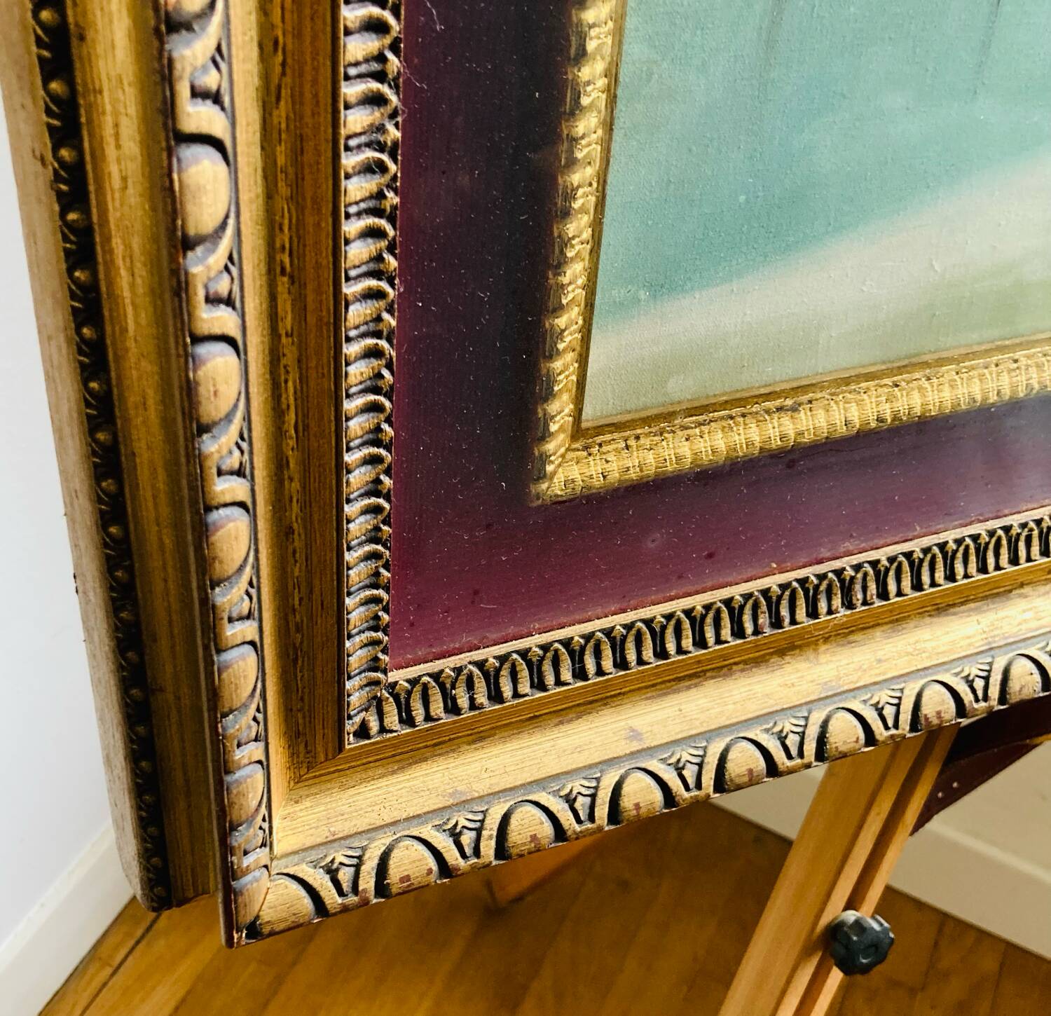 Large HST painting depicting a floral bouquet signed Lina Pont (?)