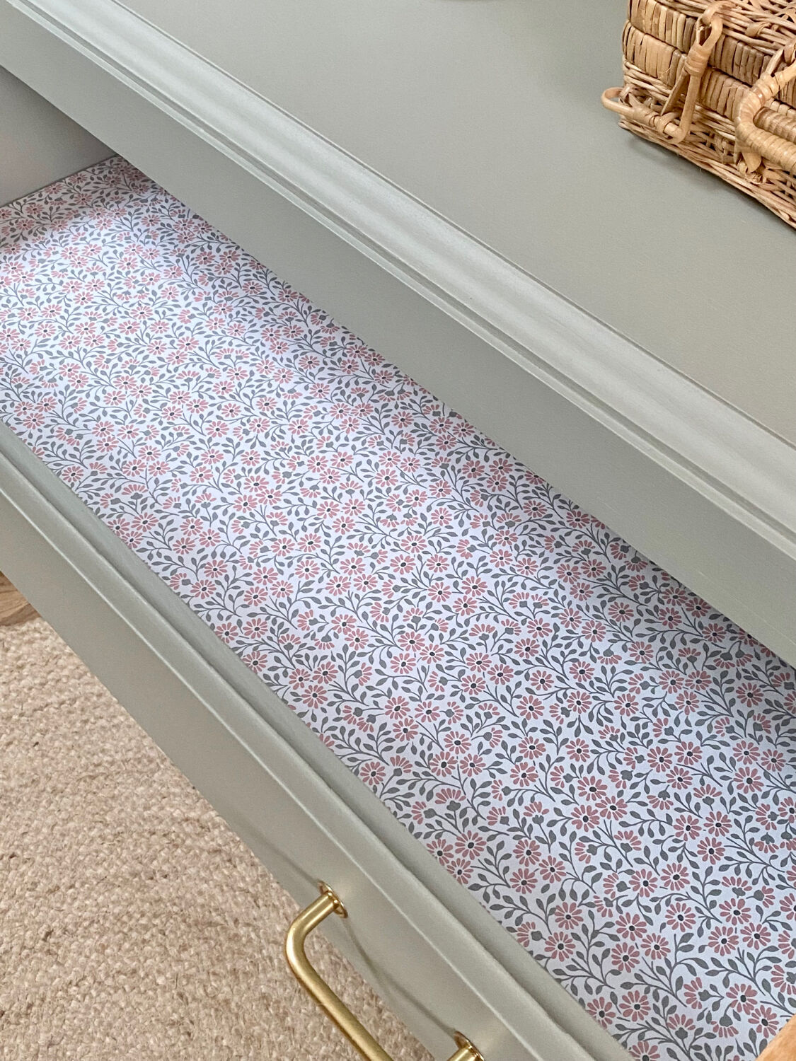 Compass feet chest of drawers