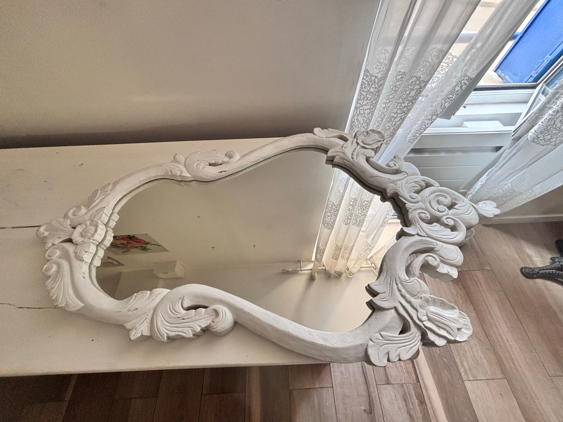 Louis XV rocaille style mirror in carved wood –