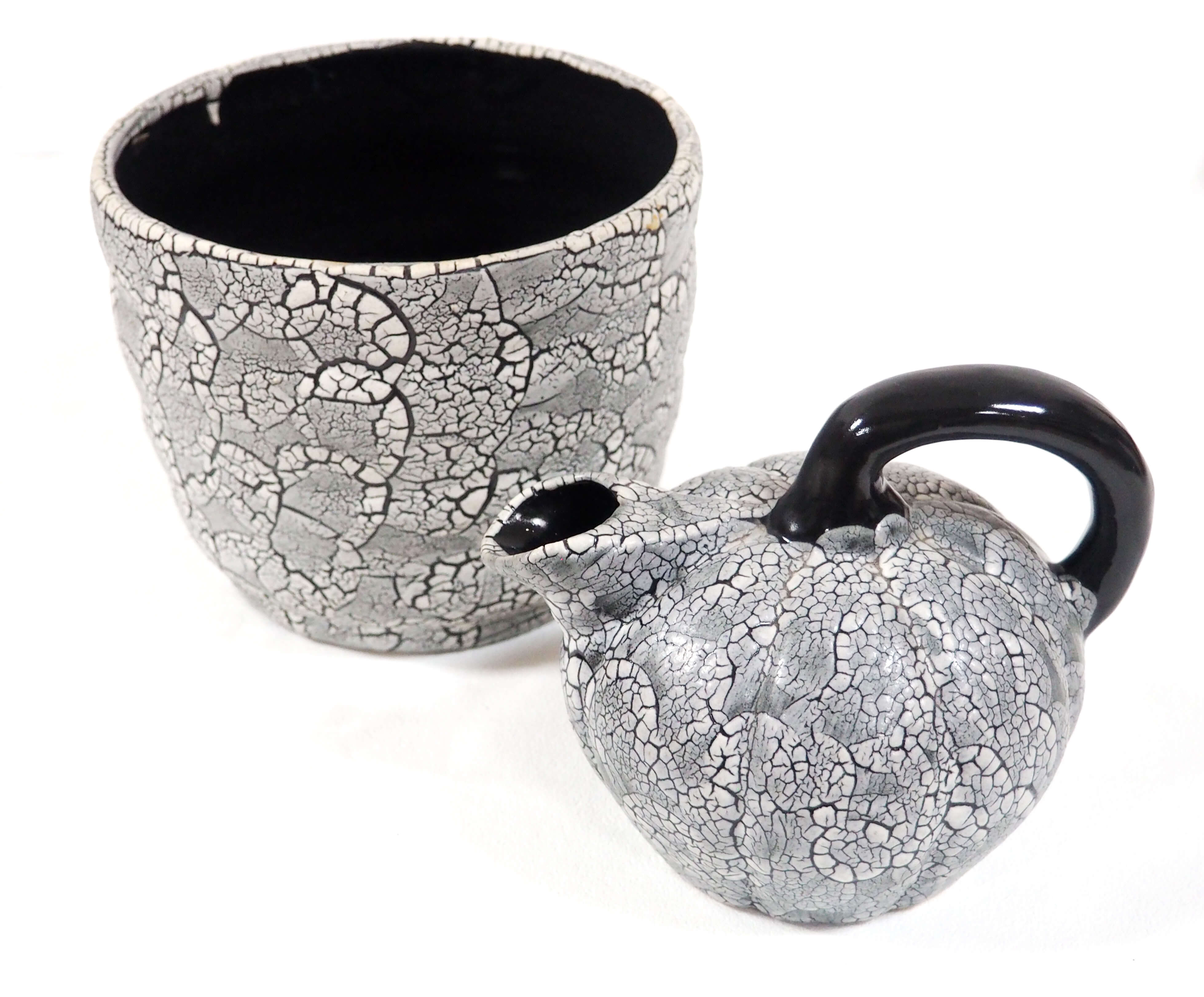 Black earthenware pot cover
