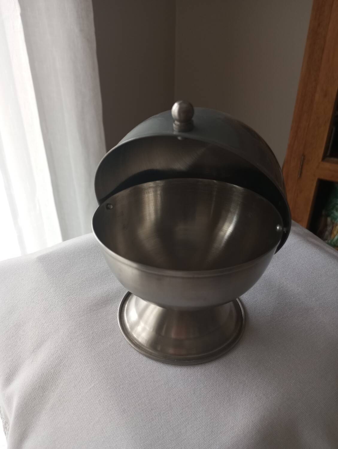 Sugar bowl