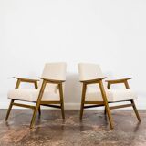 Paire de fauteuils modernes restaurés du milieu du siècle des années 1960