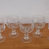 Set of 7 white wine glasses on feet, grape decoration and Luminarc vine shoot