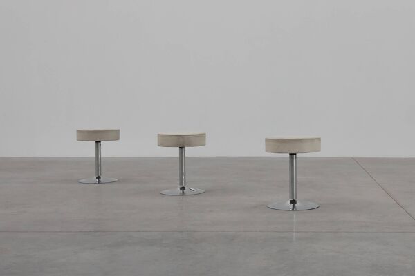 Tabouret vintage design Mid-century en chrome avec assise en cuir blanc, années 1970