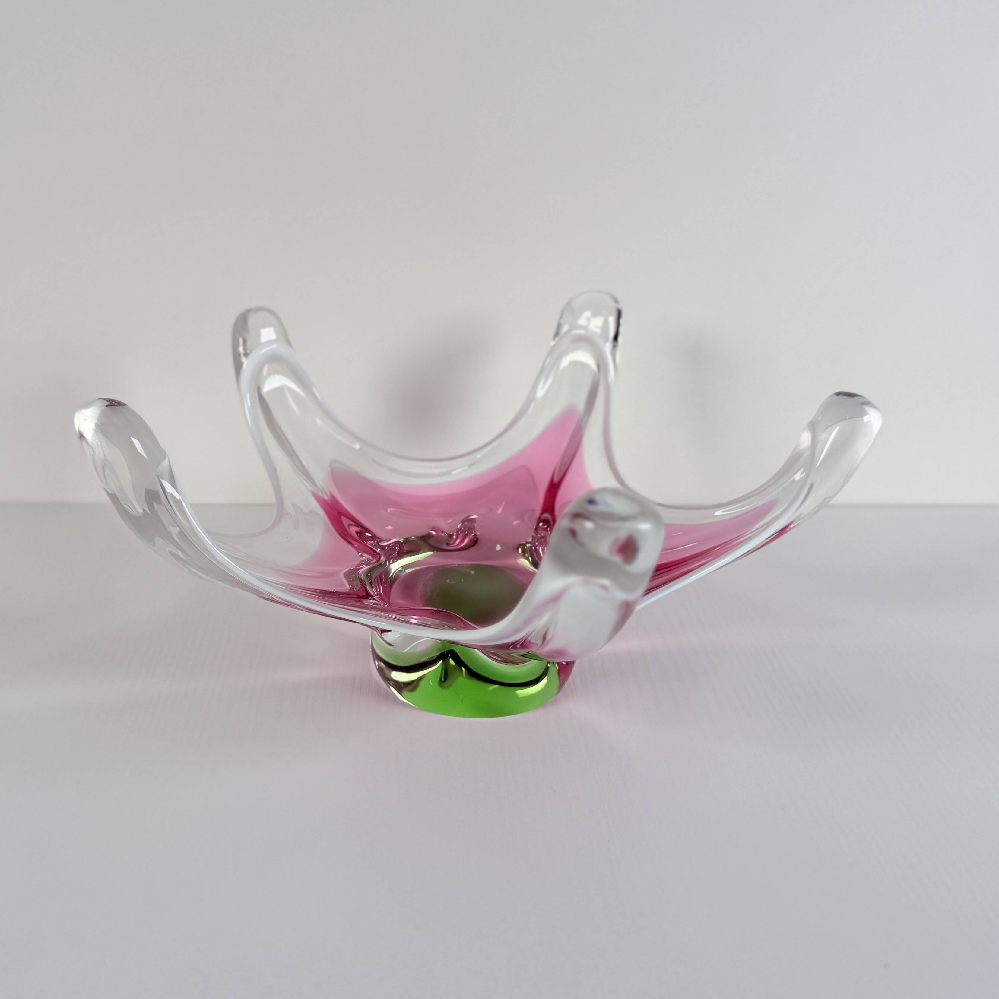 Bol en verre de Bohême en forme d'étoile, Josef Hospodka