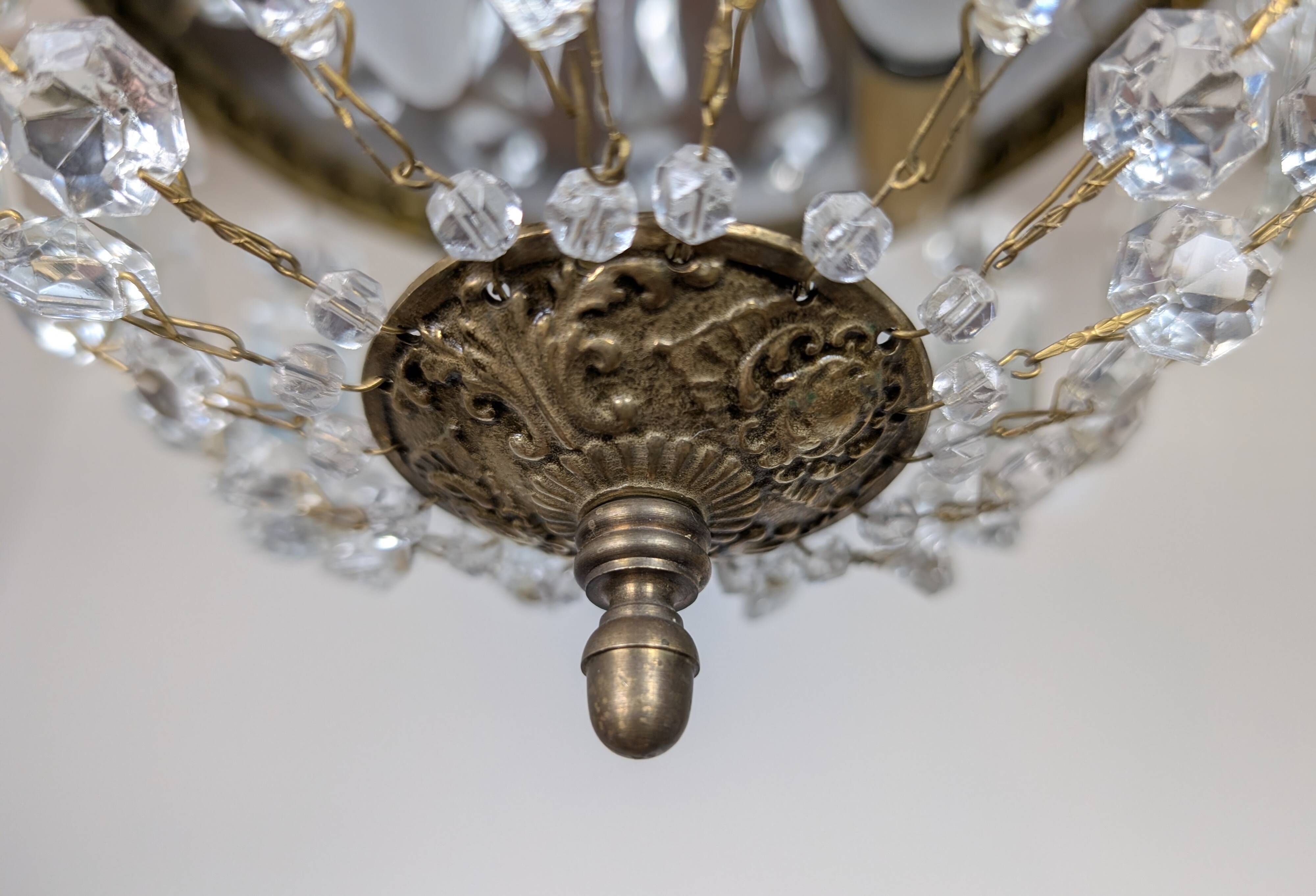 Ceiling light with tassels