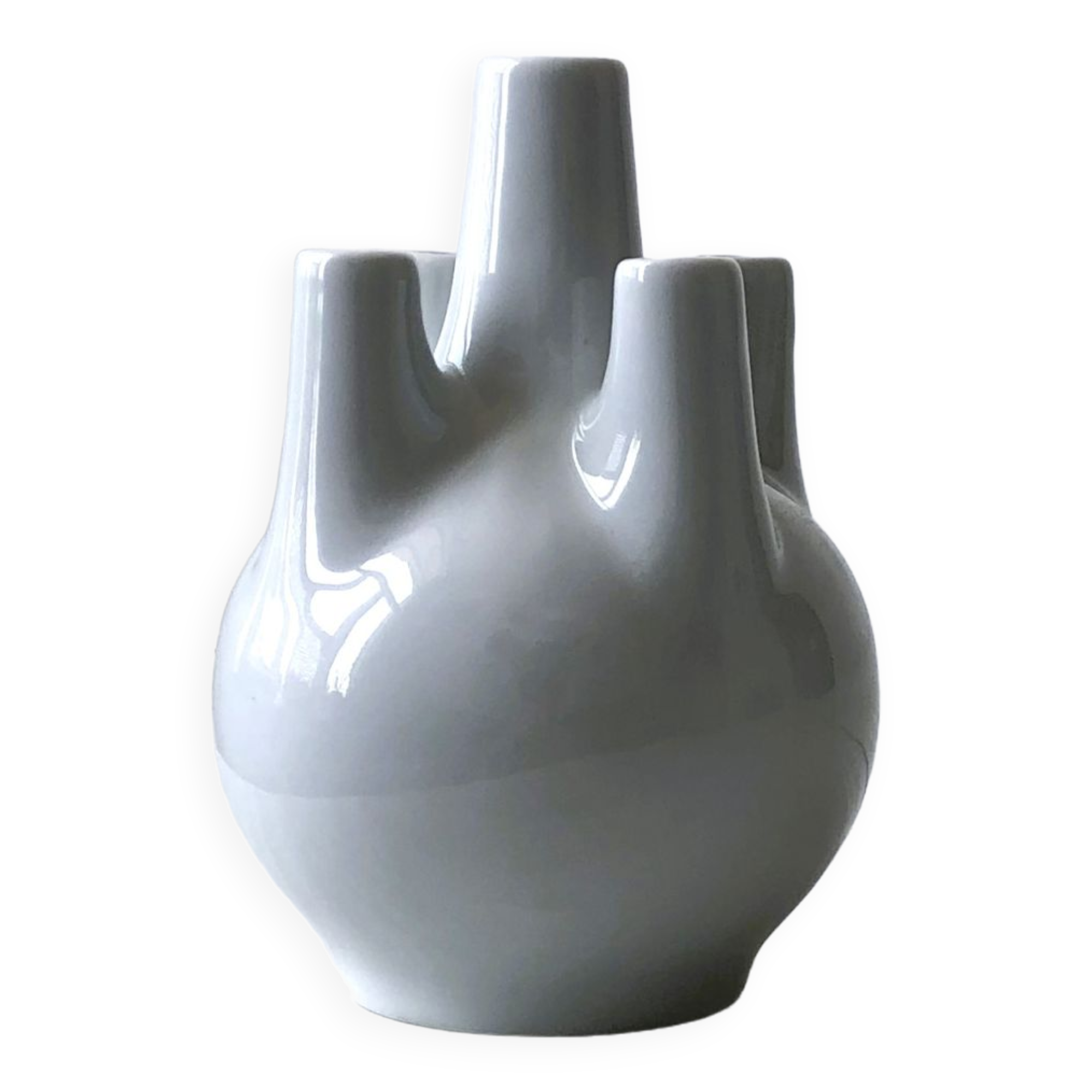 Flower pise vase in porcelain