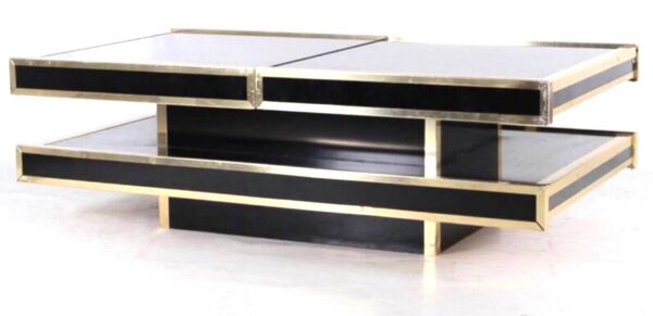 Table basse en laiton et verre laqué, table circa de 1979