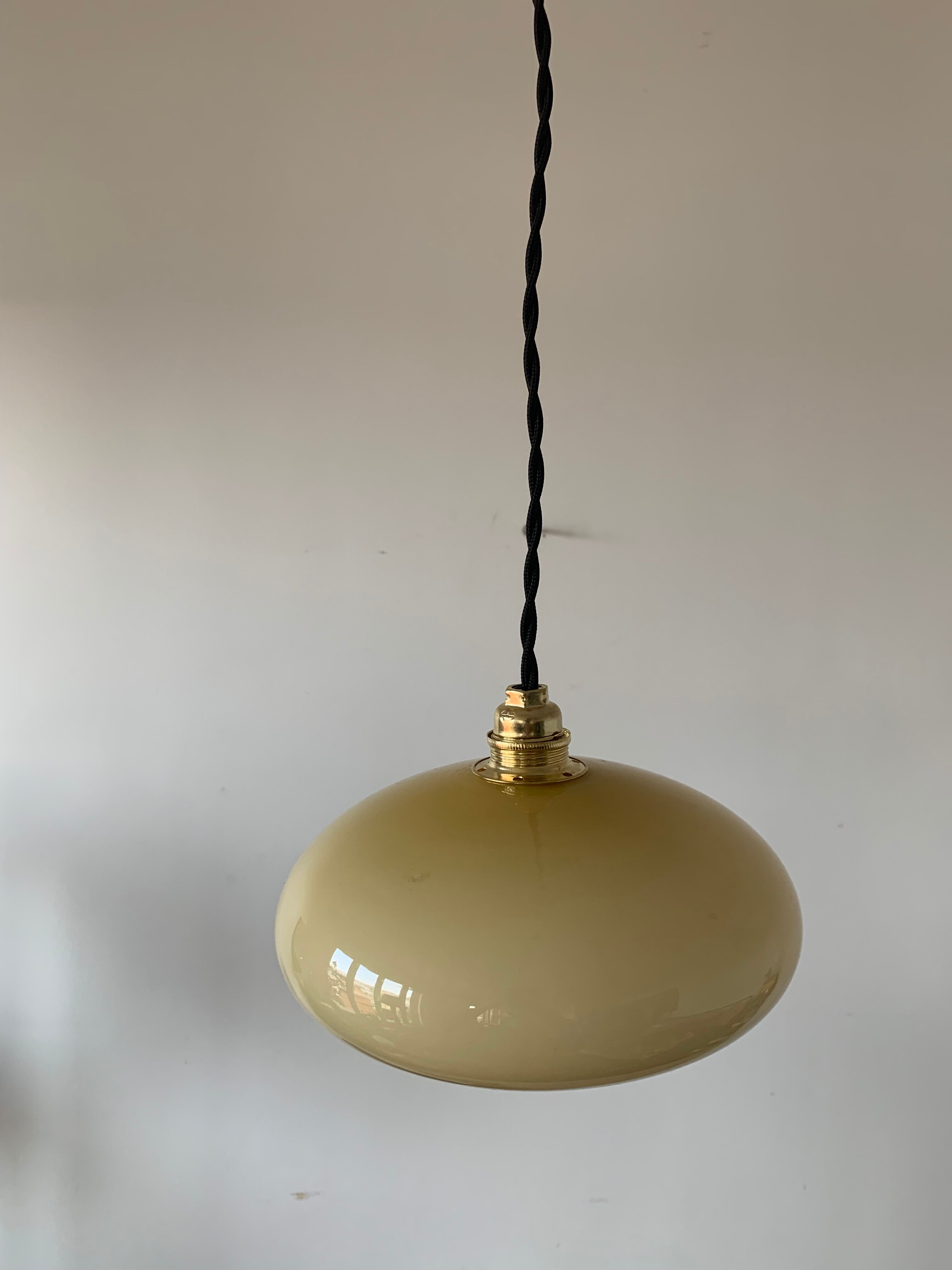 Suspension en verre jaune