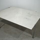 Low table in marble