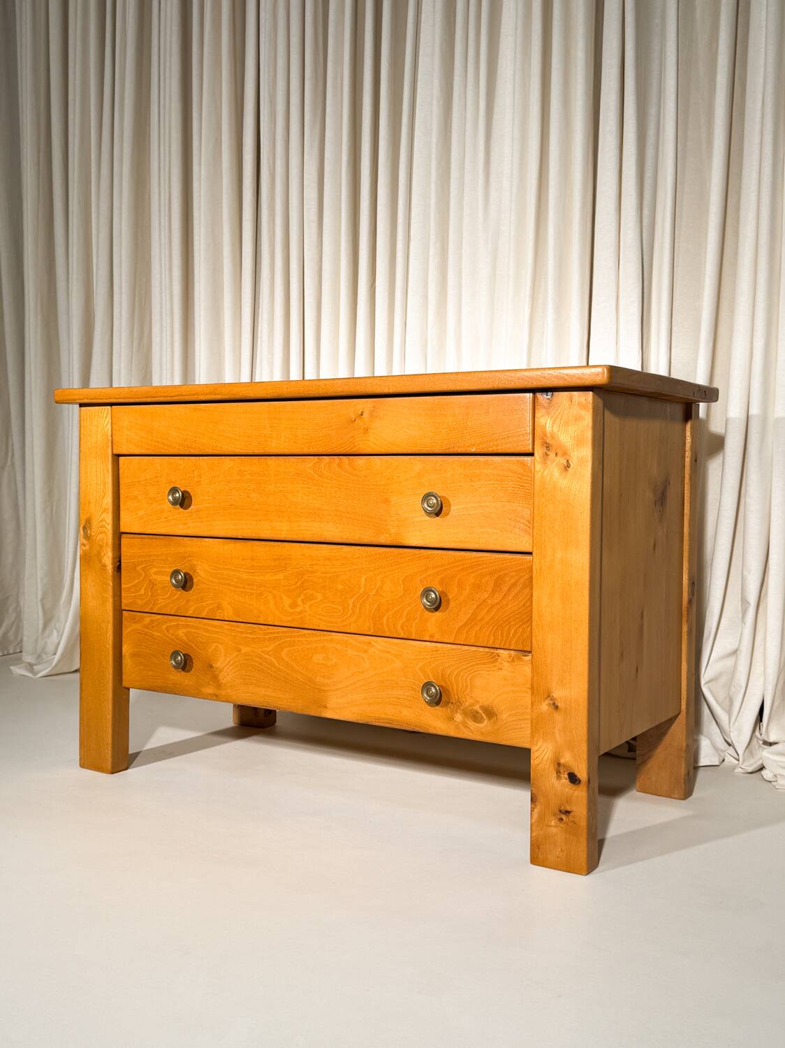 Elm chest of drawers