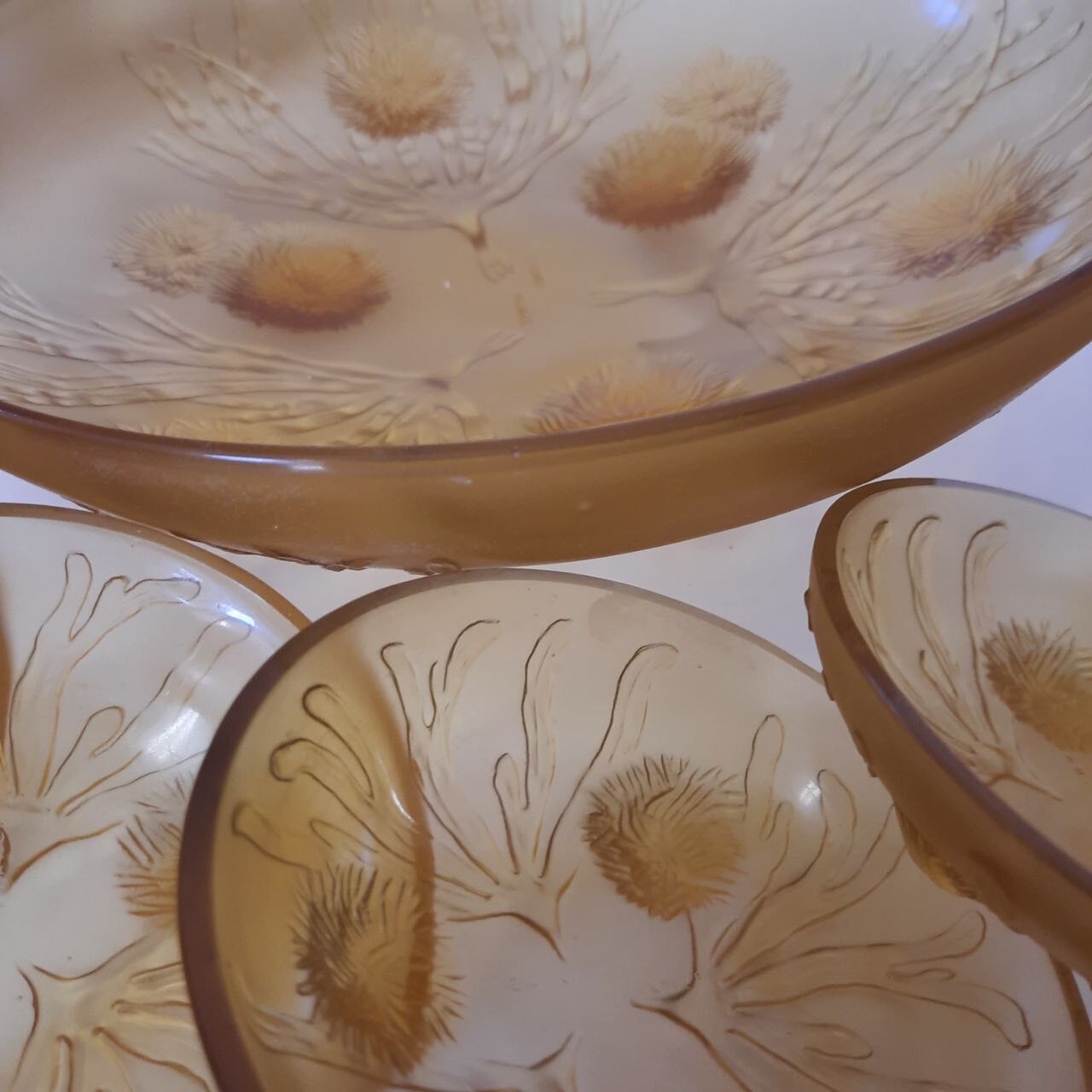 Centerpiece with 12 cups, opalescent glass, Sabino France 1930