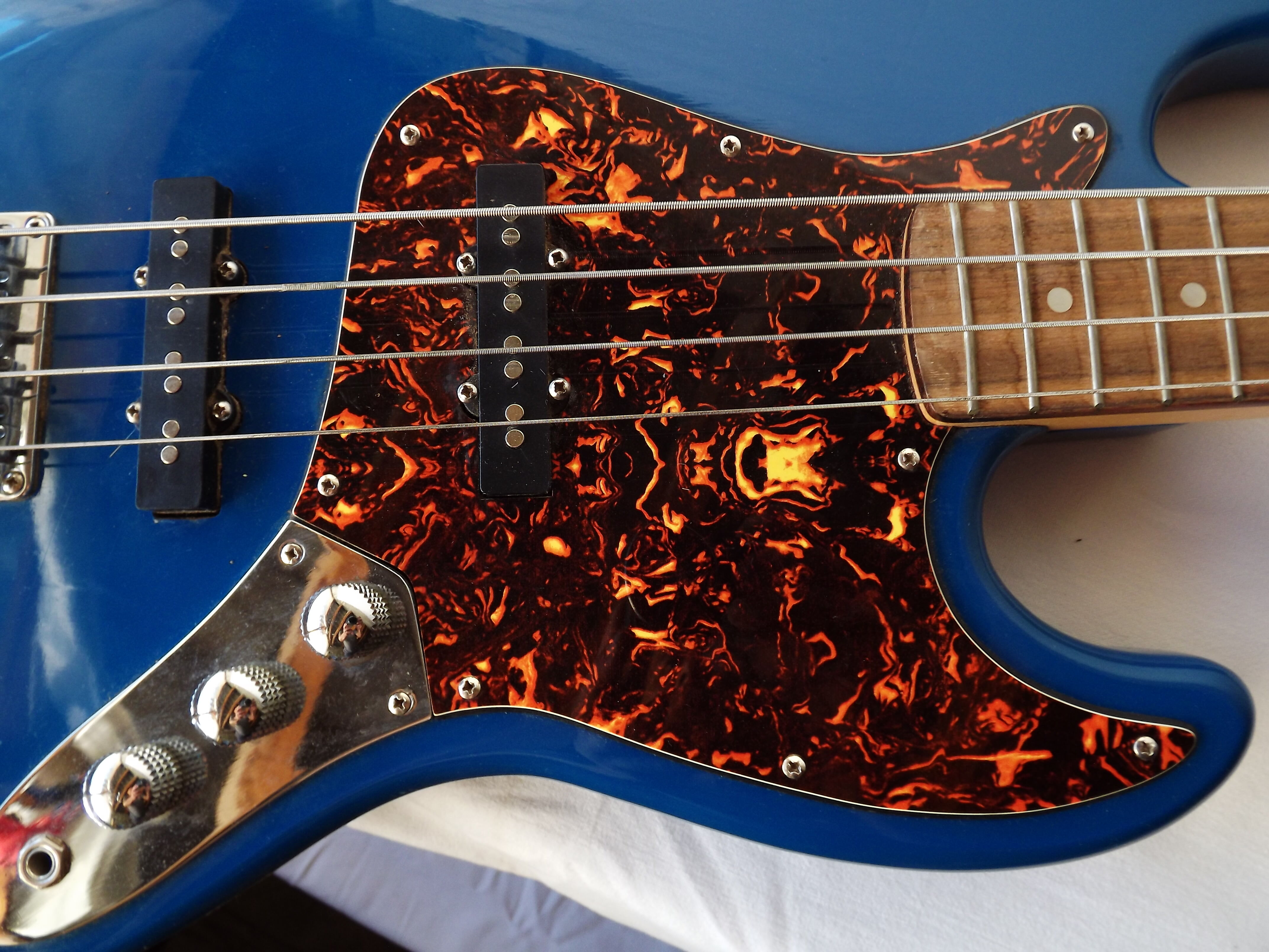 Bass guitar "Stringer"