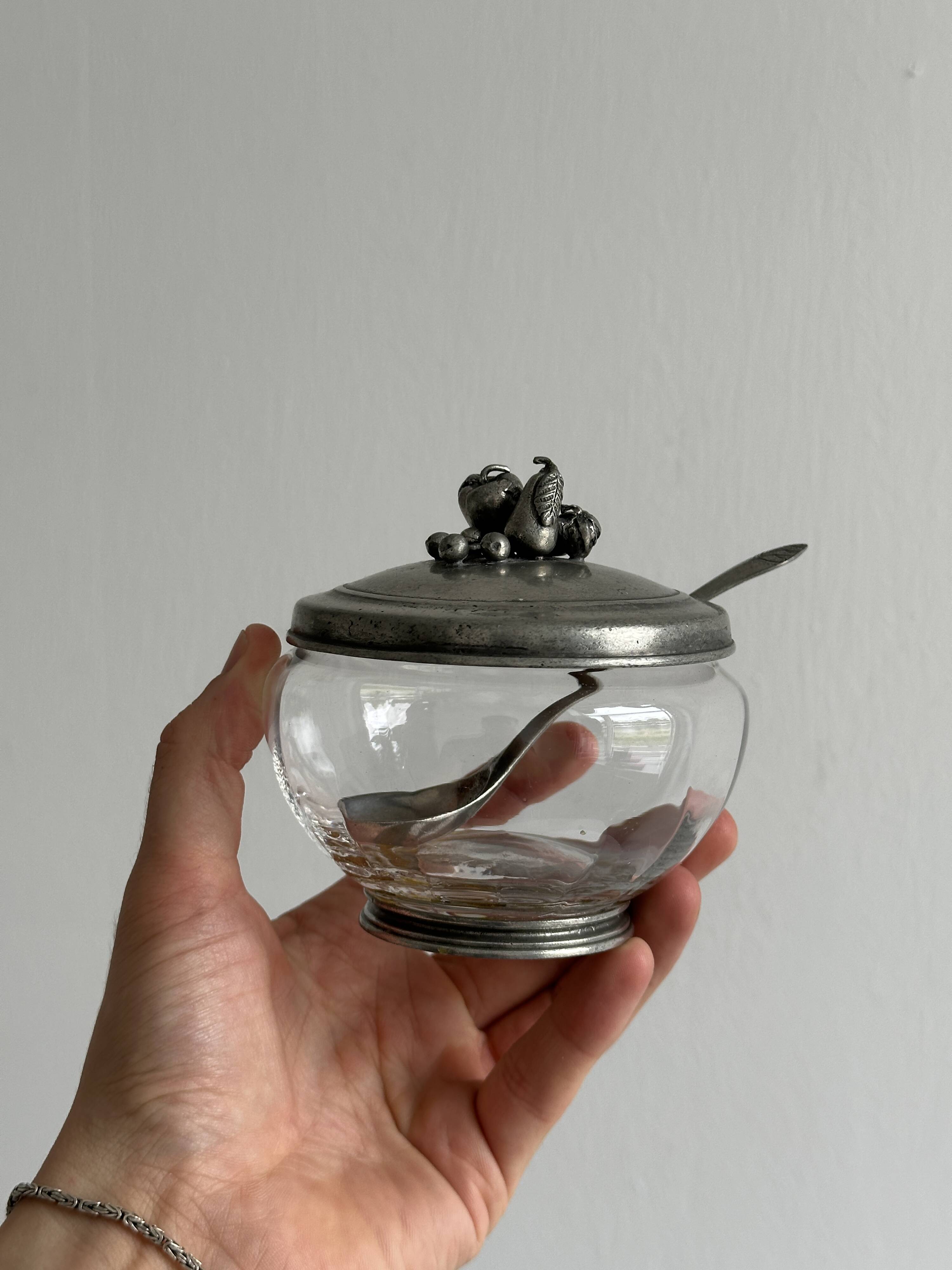 Sucrier ou moutardier ancien en verre et étain